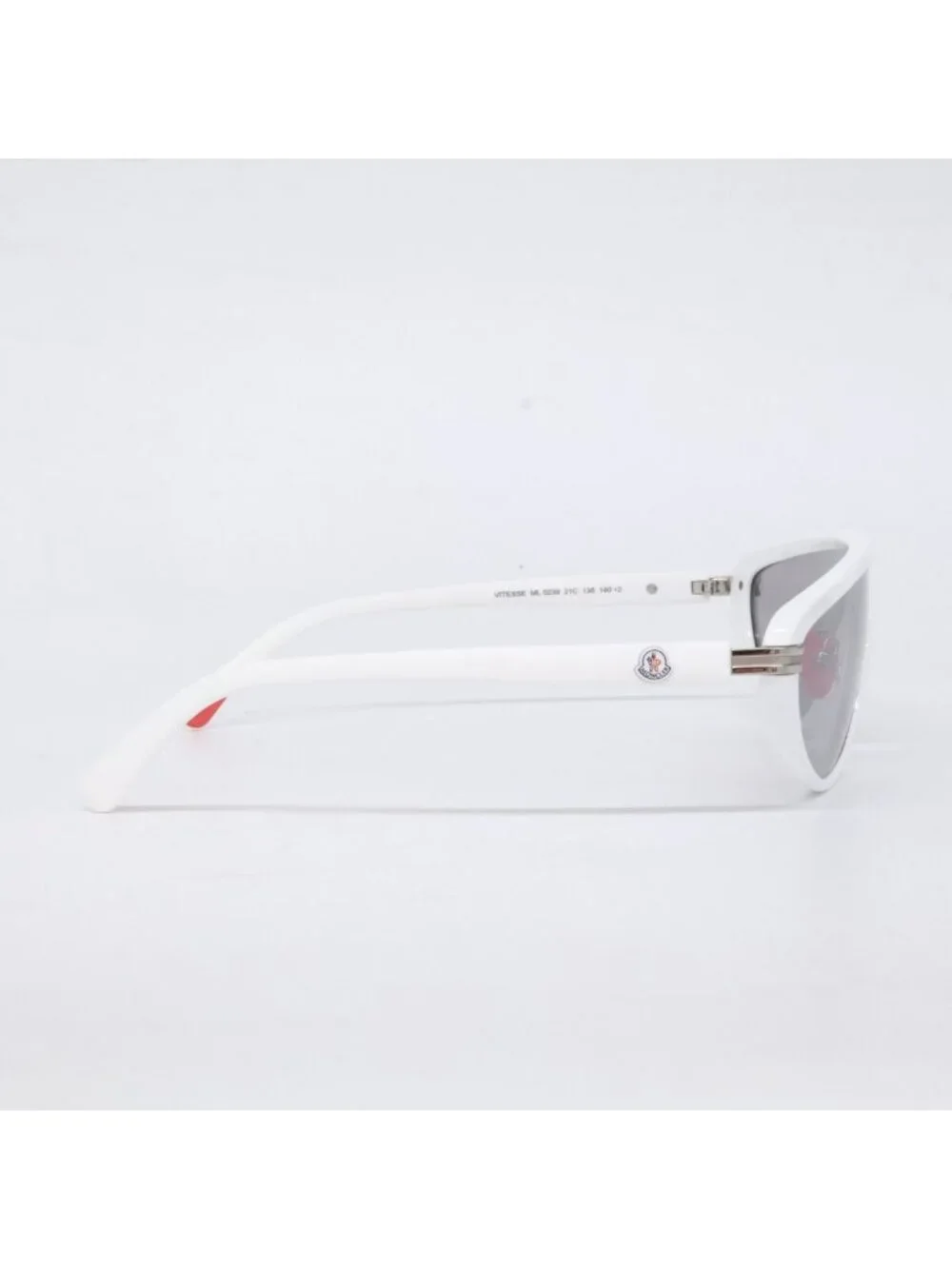 Moncler Vitesse 21c 136 140 Shield Eyewear